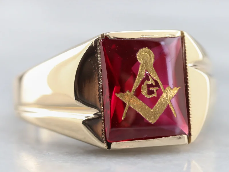 Women's friendship rings-Men's Ruby Red Glass Masonic Ring