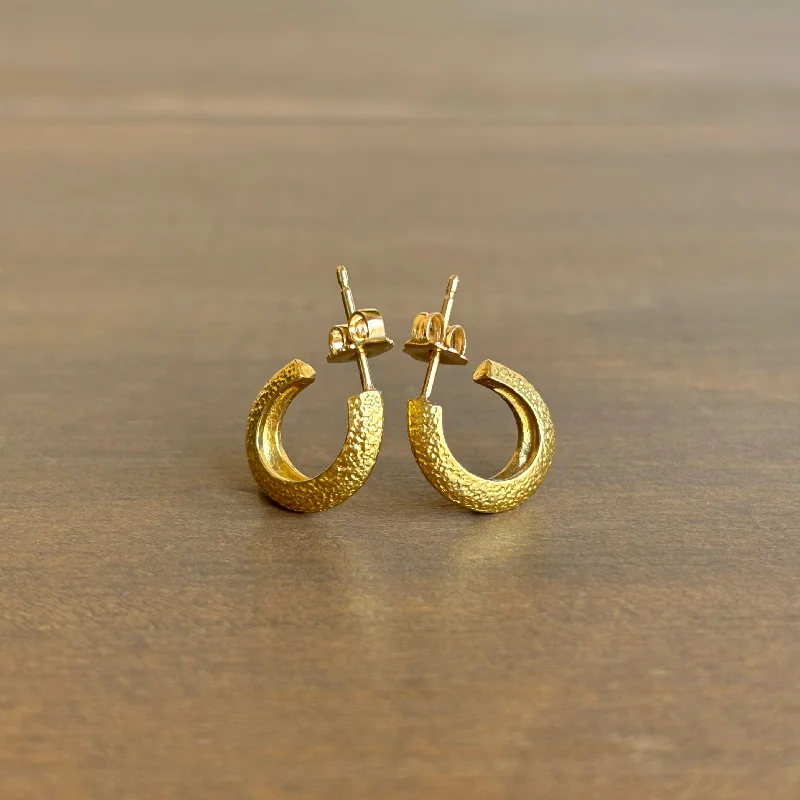 Women's custom engraving earrings-Small Gold Classic Asymmetric Hoop Earrings