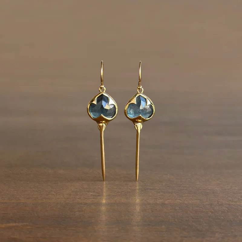 Women's luxury gift earrings-Moss Aquamarine Stingray Earrings