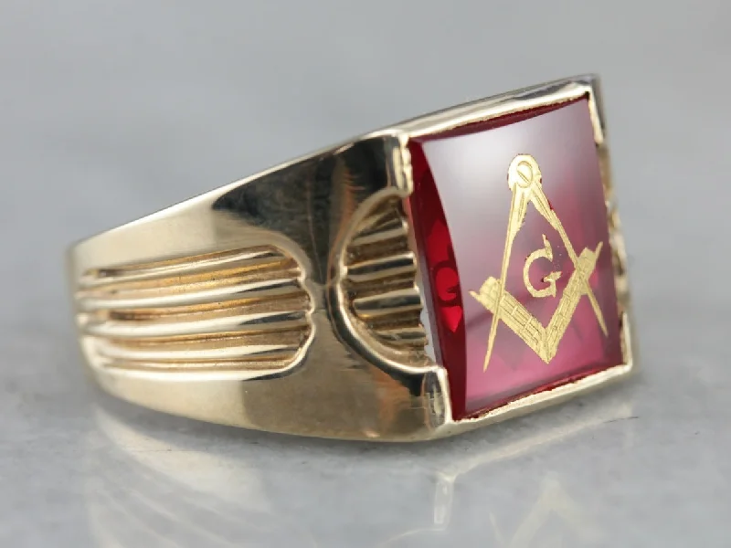 Modern women's rings-Vintage Red Glass Line Design Masonic Signet Ring