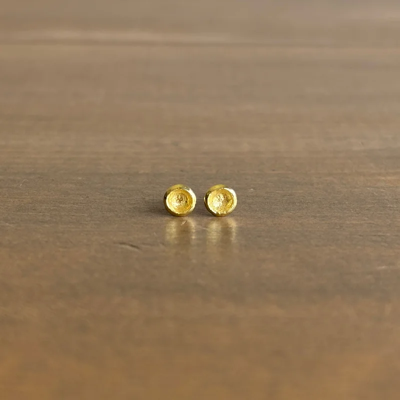 Women's lightweight earrings-Small Gold Carved Cup Stud Earrings