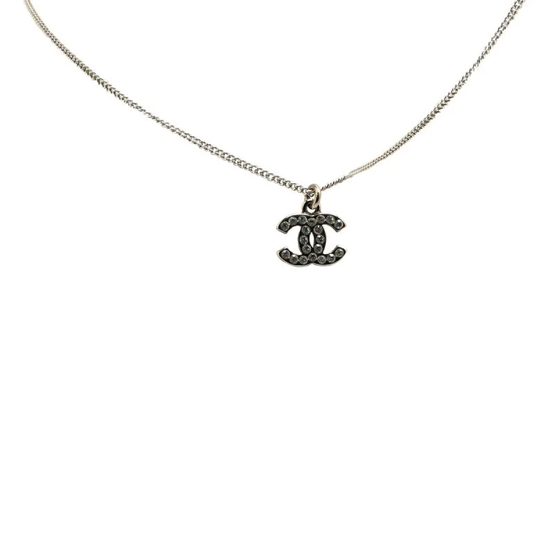 Women's casual necklaces-Chanel  Metal Necklace (Pre-Owned)