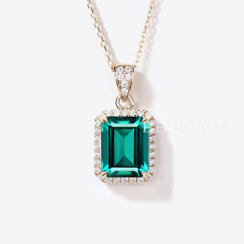 Trendy women's necklaces-2CT Green Emerald Necklace Halo Moissanite Diamond Pendant