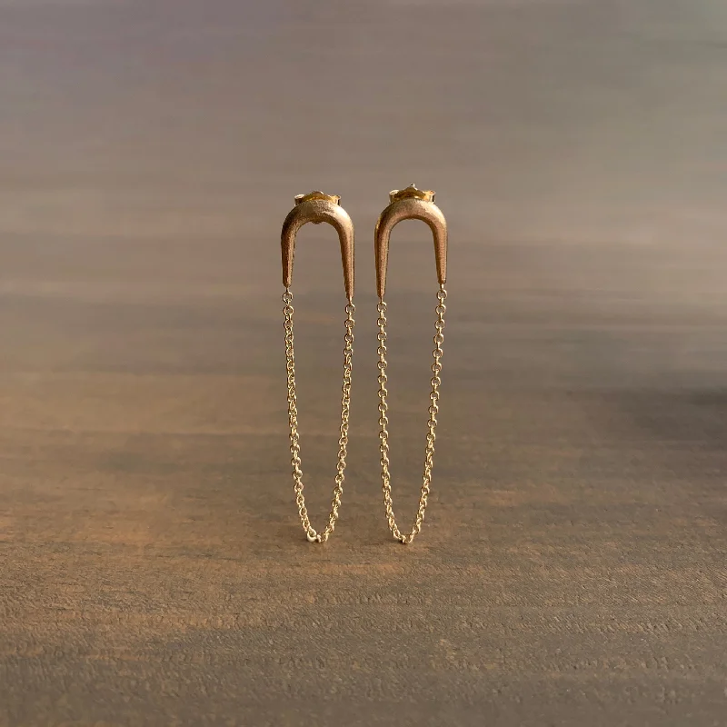 Vintage women's earrings-Long Gold Swinger Chain Earrings