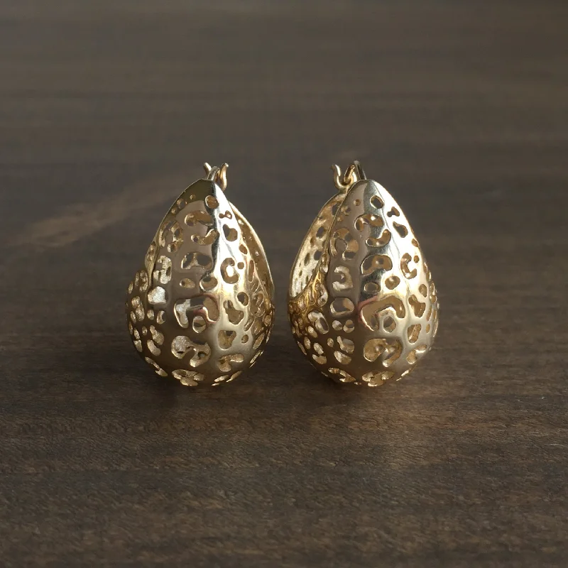 Women's holiday earrings-Small Gold Leopard Basket Hoops