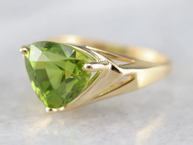 Women's casual rings-Gold Trillion Cut Peridot Ring