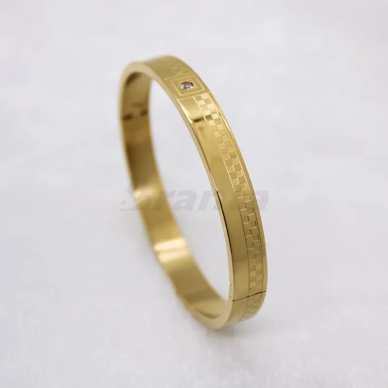 Women's Buddha bangles-Memoir Chess Design Gold Bracelet For Men