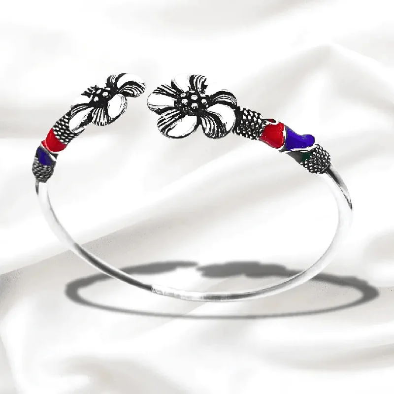 Women's holiday bangles-Enamel White and Black Flowers Silver Bracelet