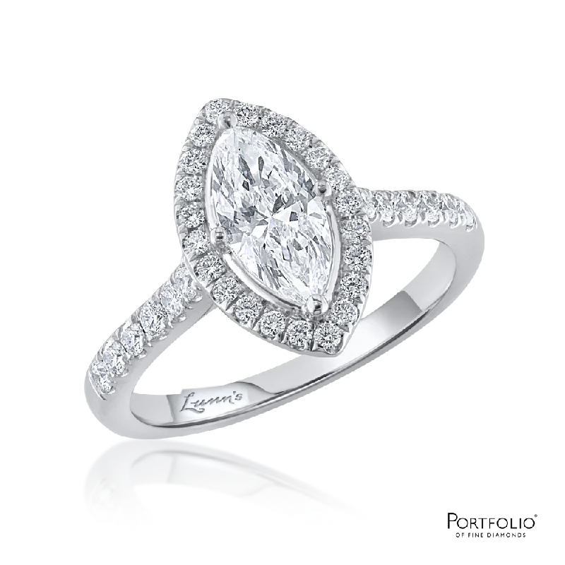 Women's travel rings-Pre-Owned Cluster 0.80ct D VS1 Diamond Platinum Ring