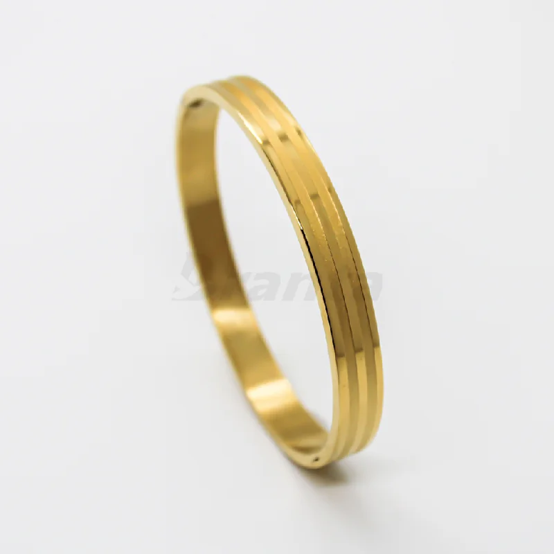 Women's sizeable bangles-Matte and Glossy Lined Gold Bracelet For Men