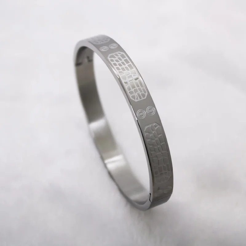 Women's Christmas bangles-Premium Stone Wall Silver Men's Bracelet